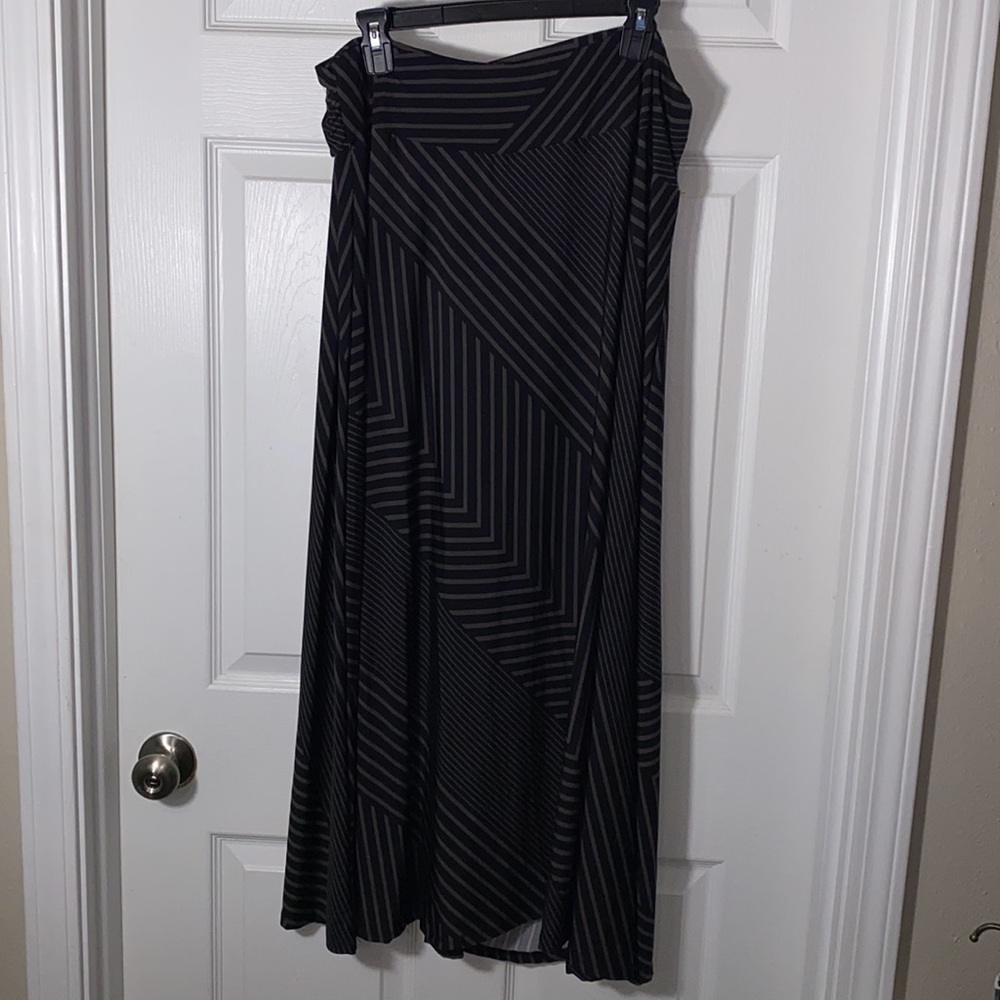 Robert Louis Women’s Maxi Skirt Plus Size 2X Striped Black and Gray Long - Picture 5 of 8